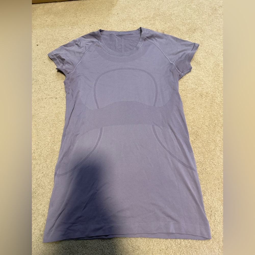Lululemon size 10 workout shirt